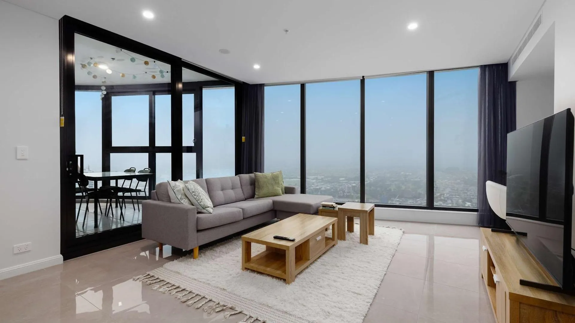 Oceanfront Retreat Serene Views Walk To The Beach Gold Coast